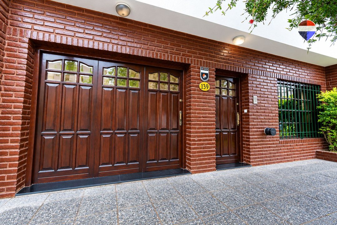 PH TIPO CASA 4 AMB COCHERA QUILMES CENTRO