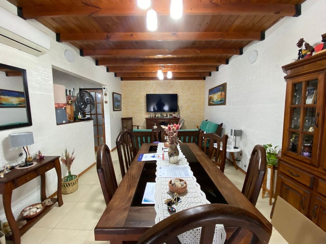 VENTA 2 CASAS 3 AMB C/U EN ITUZAINGO