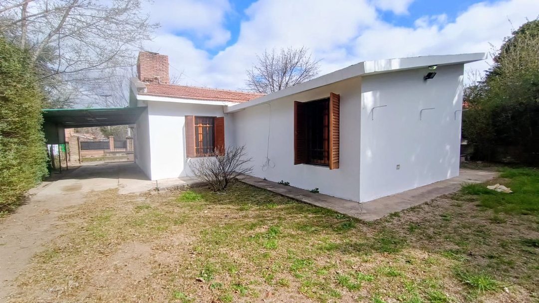 VENTA CASA 3 DORMIS MÁS ESCRITORIO CARLOS PAZ