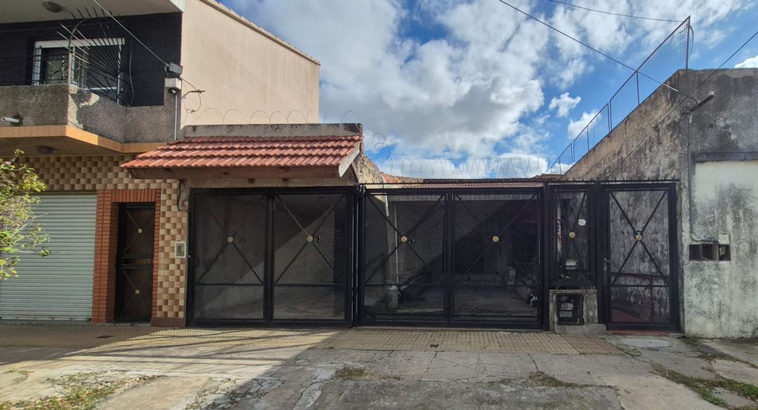 CASA 3 AMBIENTES CON QUNCHO LOTE PROPIO 371