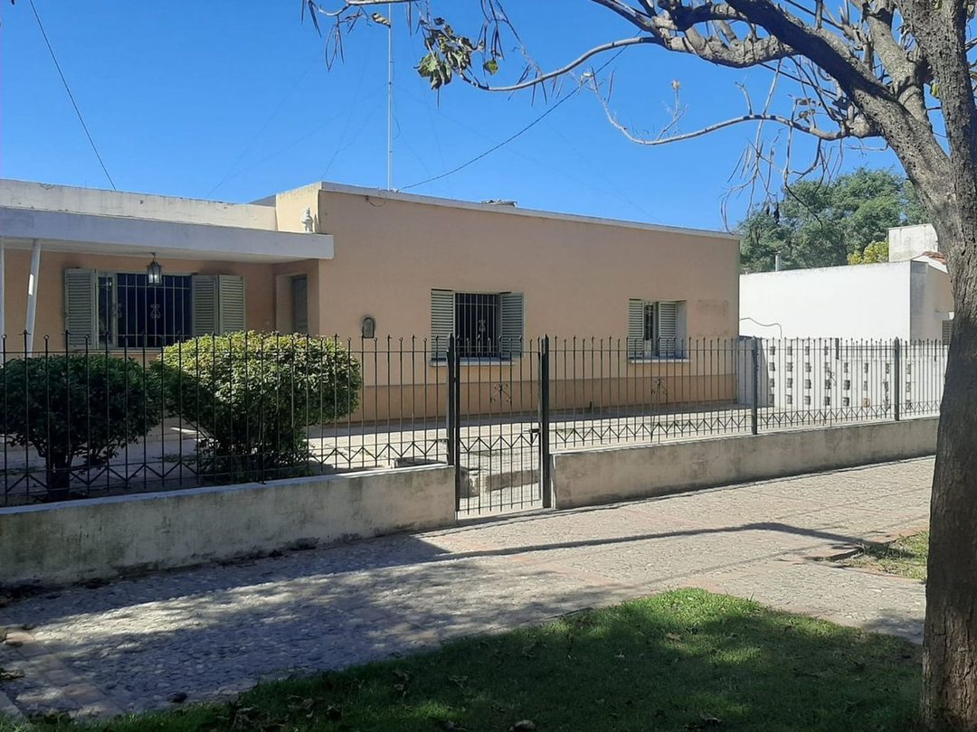 CASA 3 DORM   IDEAL DESARROLLOS  LAGUNA LARGA CBA