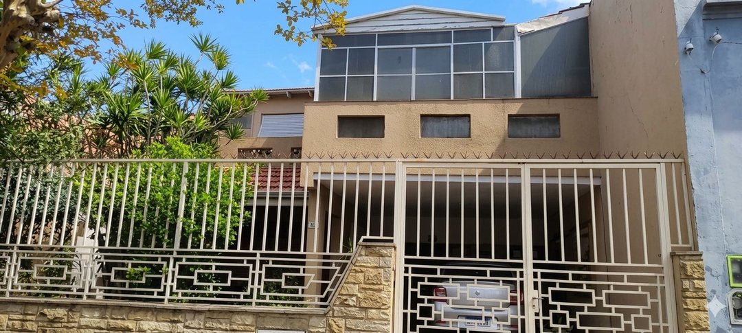 Venta de casa 3AMB C/PATIO/ QUINCHO  en Avellaneda