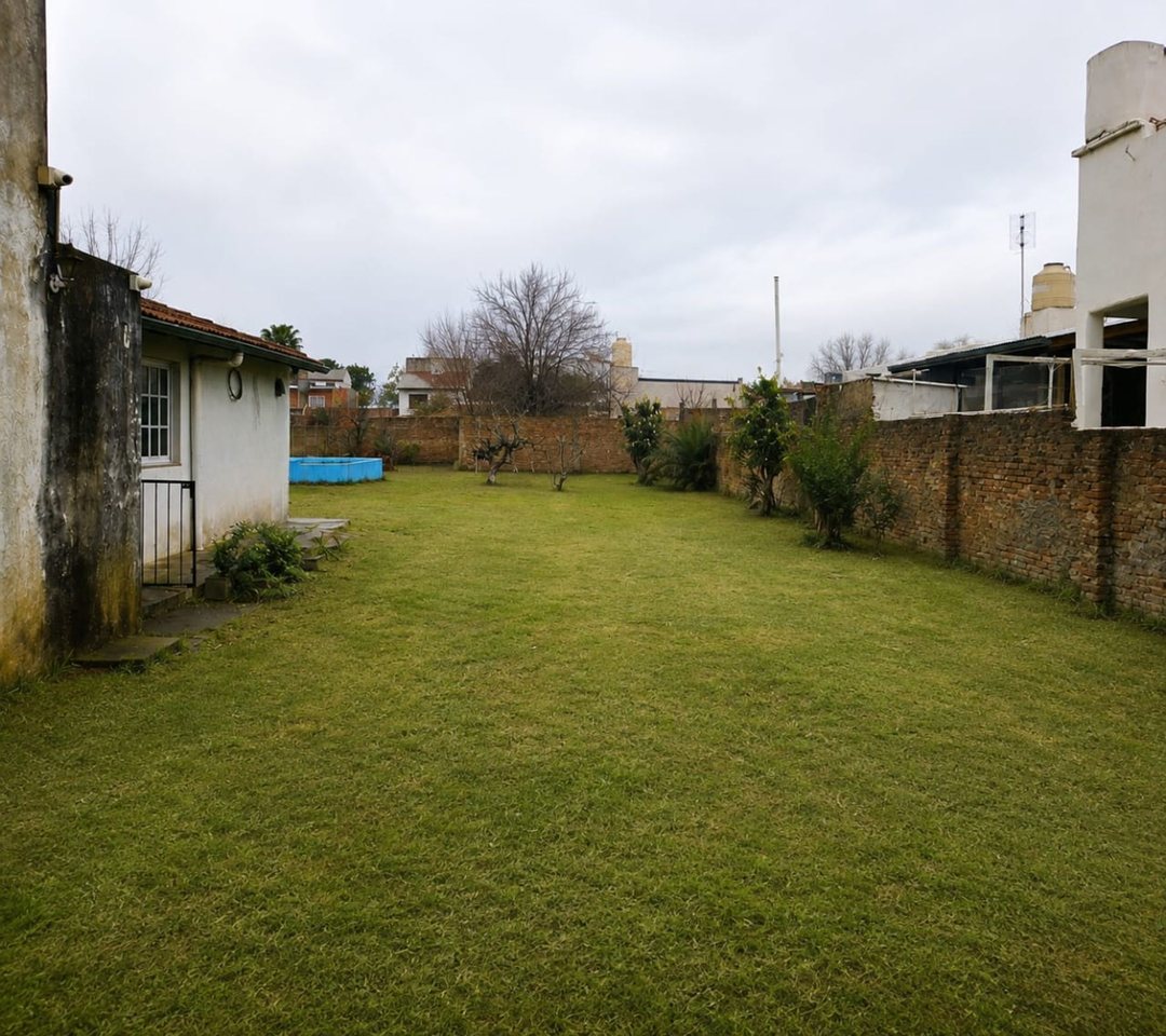 VENTA DEPTO CON 2 LOCALES + TERRENO EN JOSE MARMOL