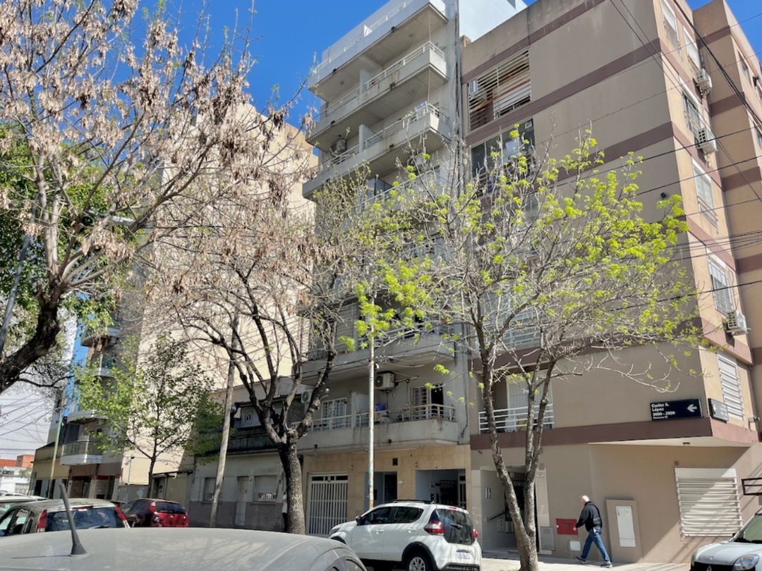 VENTA DEPARTAMENTO 2 AMBIENTES V.PUEYRREDON PATIO