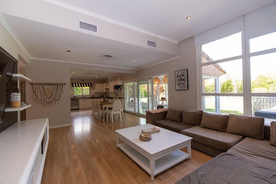 CASA EN VENTA ABRIL CLUB DE CAMPO