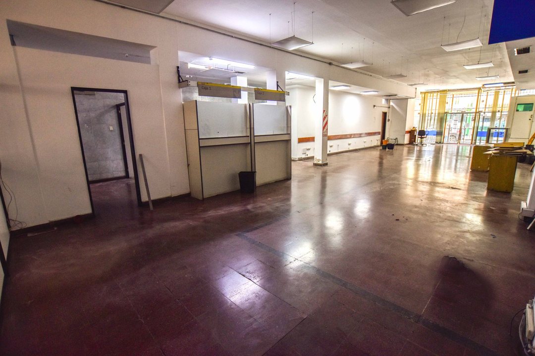 LOCAL COMERCIAL EN ALQUILER 769 M²  3 PLANTAS