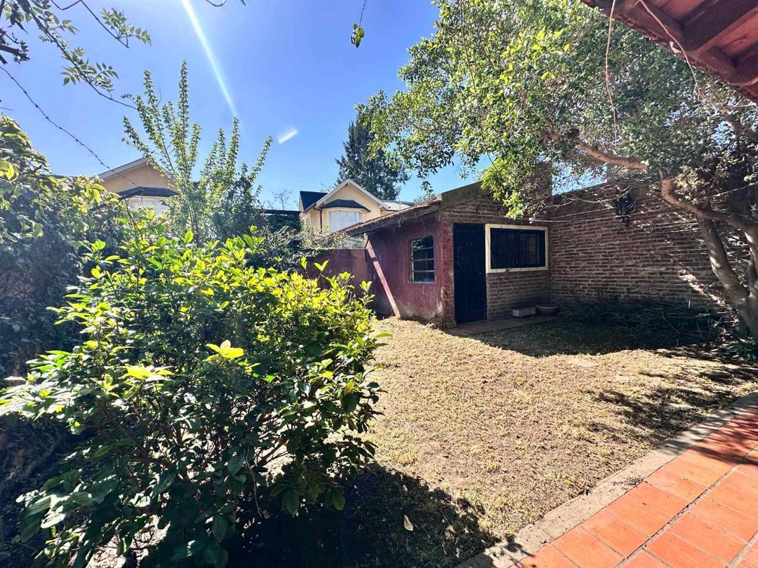 Venta Casa  4 Ambientes c/Parque Jose Marmol
