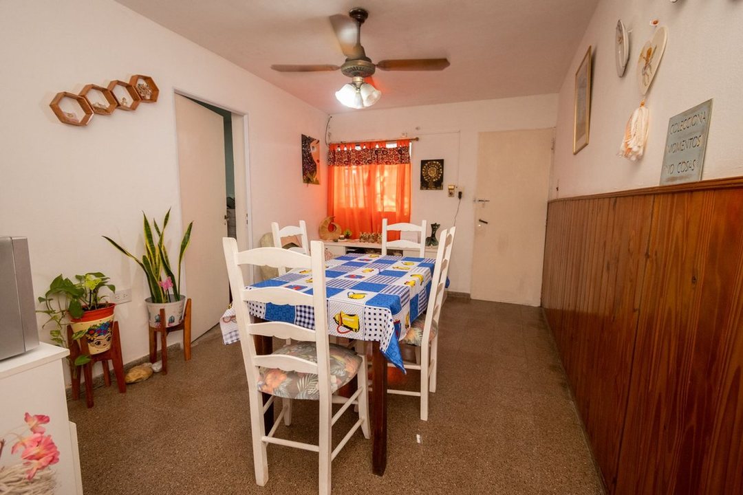 Casa a la venta a metros de Aristóbulo del Valle