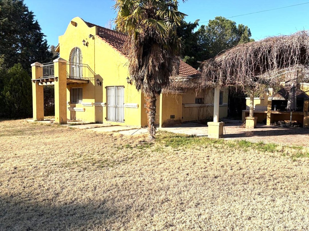 CASA EN VENTA  B°  PRIVADO LA CAPILLA, VISTALBA