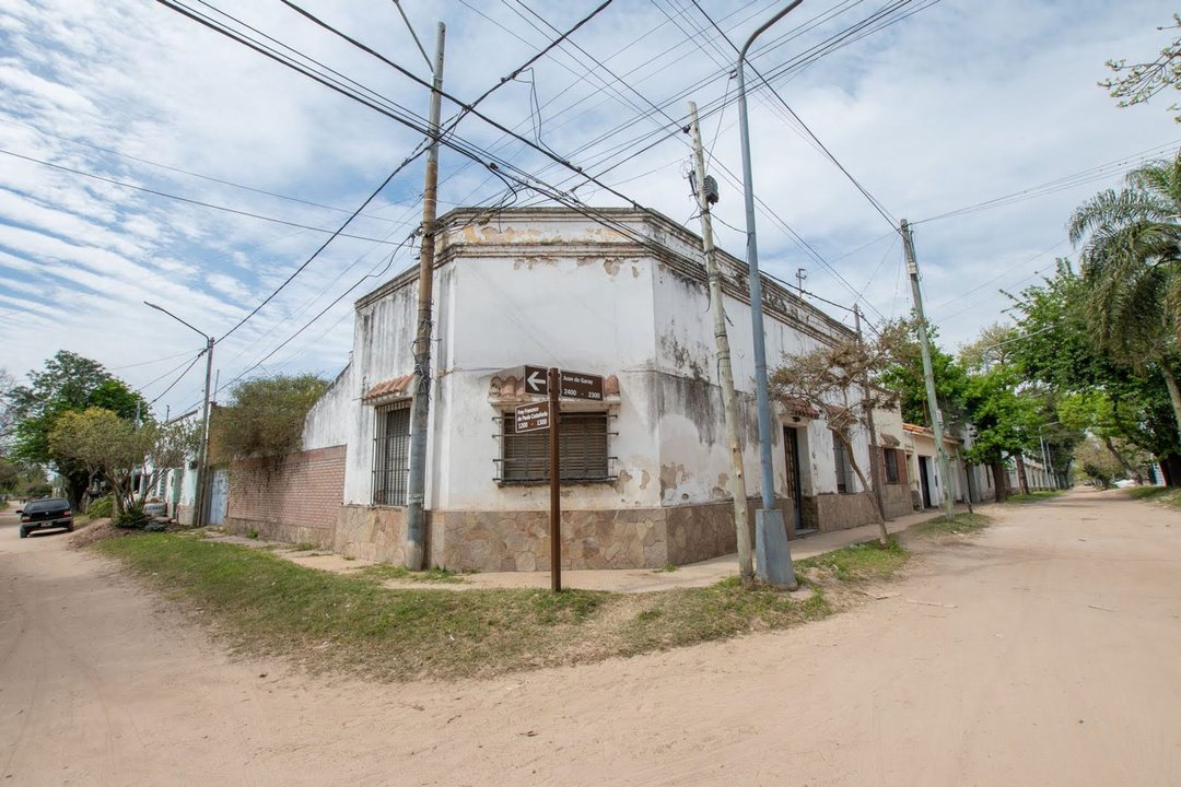SE VENDE CASA FRENTE A LA PLAZA PRINCIPAL, RINCON
