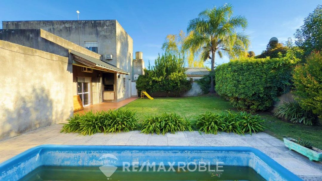 CASA EN VENTA LA PLATA 3 DORMITORIOS