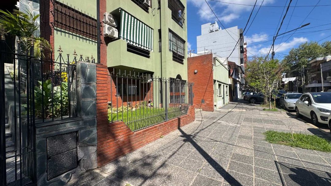 DEPARTAMENTO DE 2 AMB. EN LANÚS - CAVOUR AL 3000