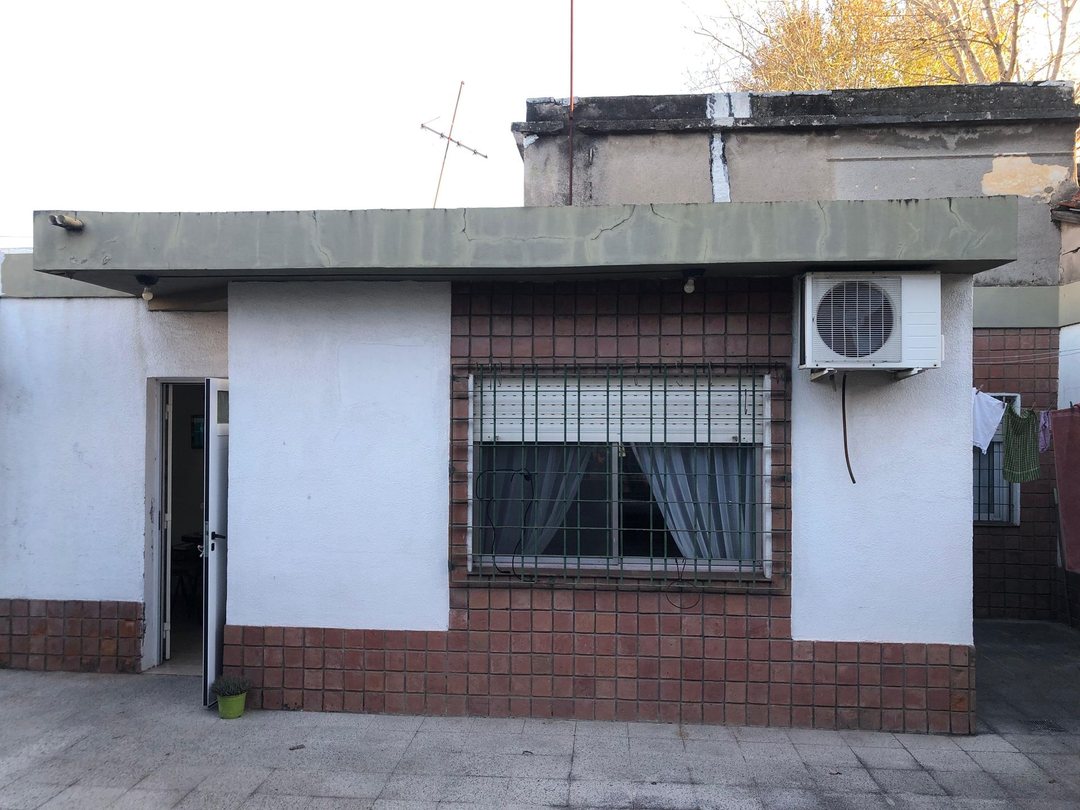 CASA 4 AMBIENTES EN VENTA EN BANFIELD