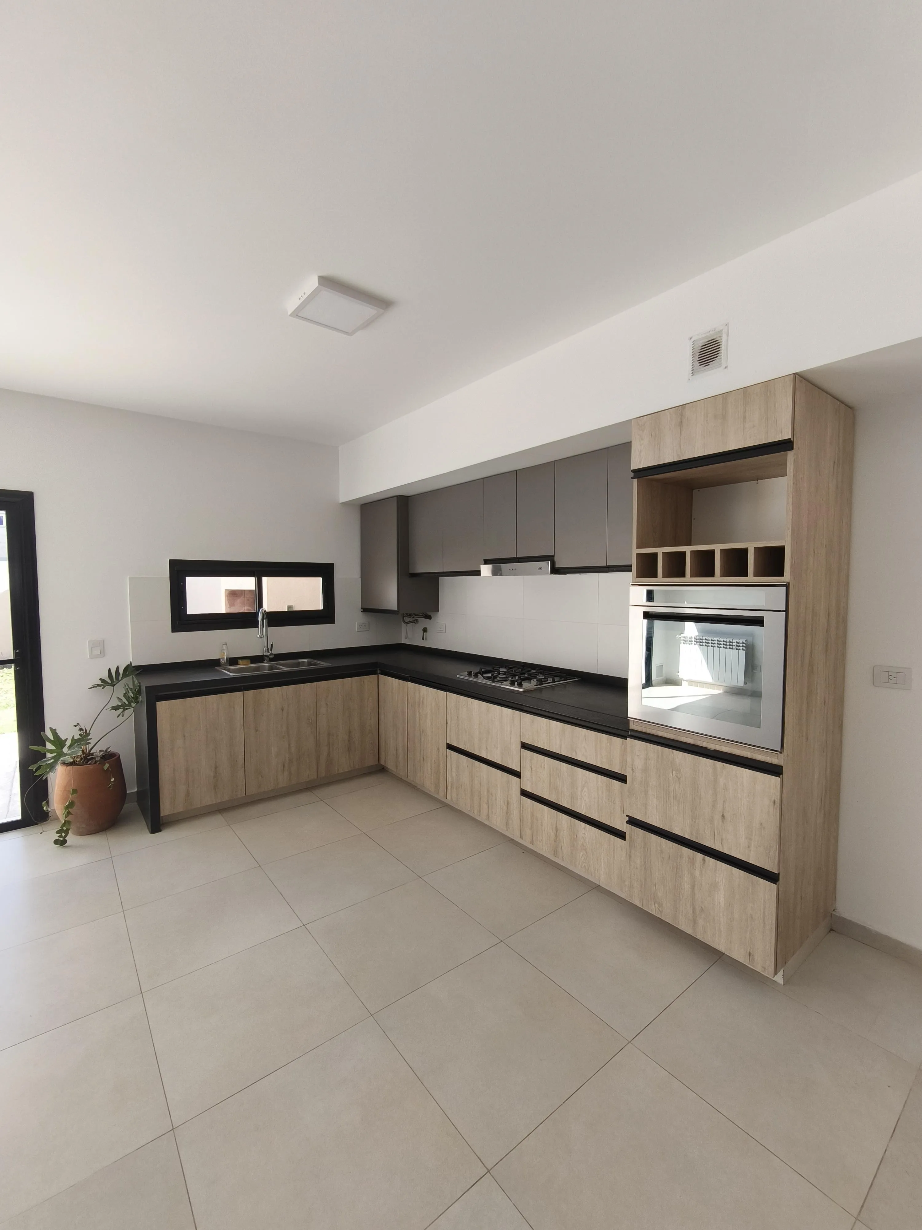 ALQUILER - DOCTA - 3 DORM. 3 BAÑOS - SOBRE BV. INTERNO - CALEF. CENTRAL - CERCA...