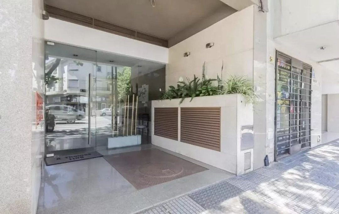 VENTA COLEGIALES MONOAMB DIVISIBLE COCHERA  BALCON