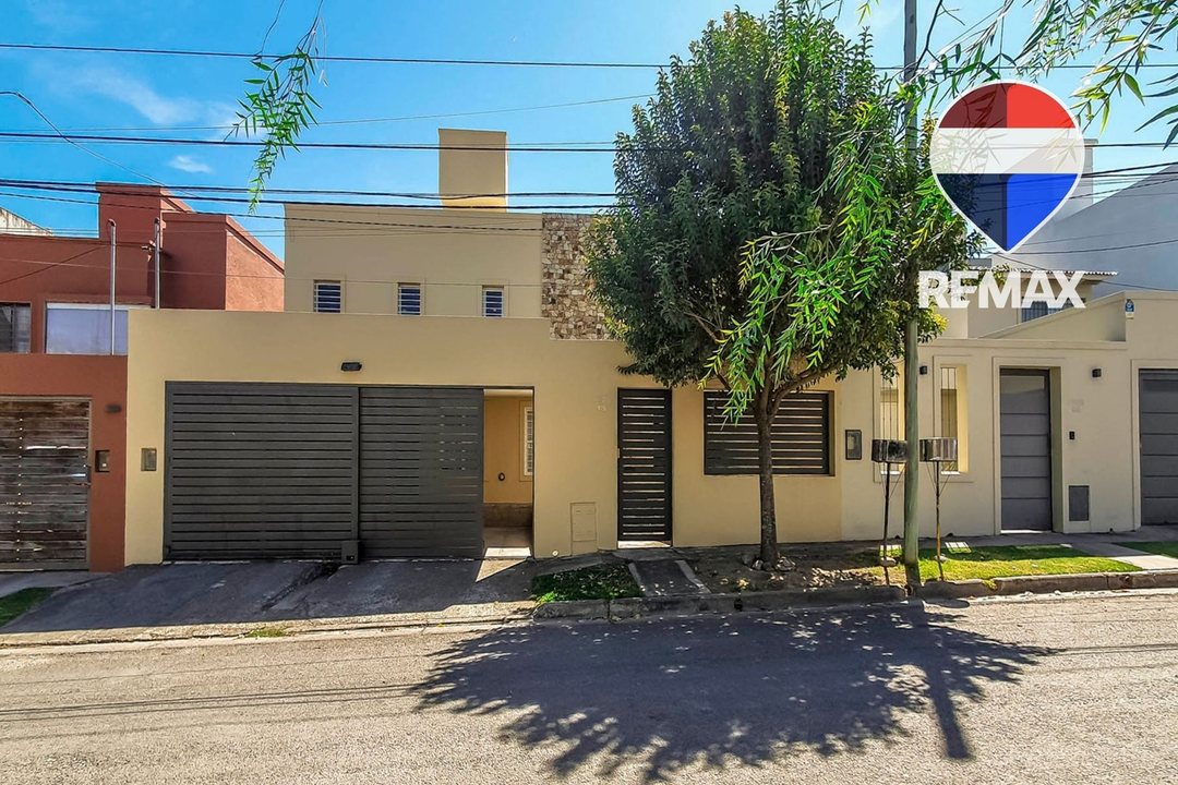 CASA EN VENTA O PERMUTA ZONA COLEGIO SAN PABLO