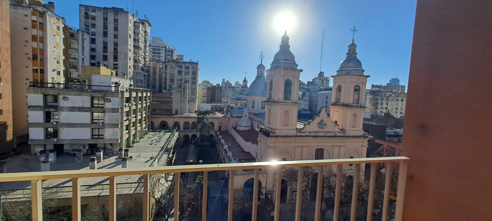 CENTRO 1 DORMITORIO FRENTE BALCON  AV VELEZ SARSFIELD 23 ESQ DEAN FUNES !!