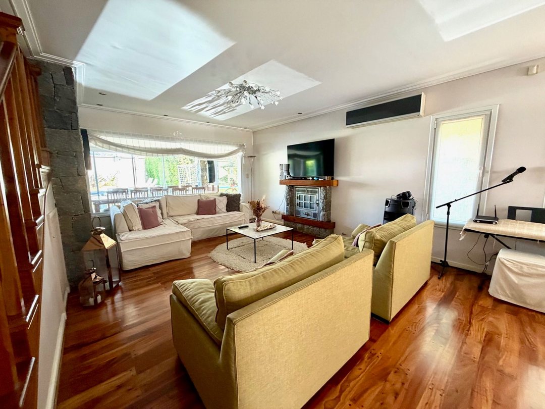 CASA EN VENTA CON PICINA EN BARRANCAS DE GUIDO