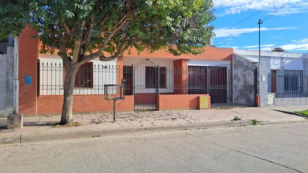 SE VENDE CASA 2 DORMITORIOS B RS PEÑA VILLA MARIA