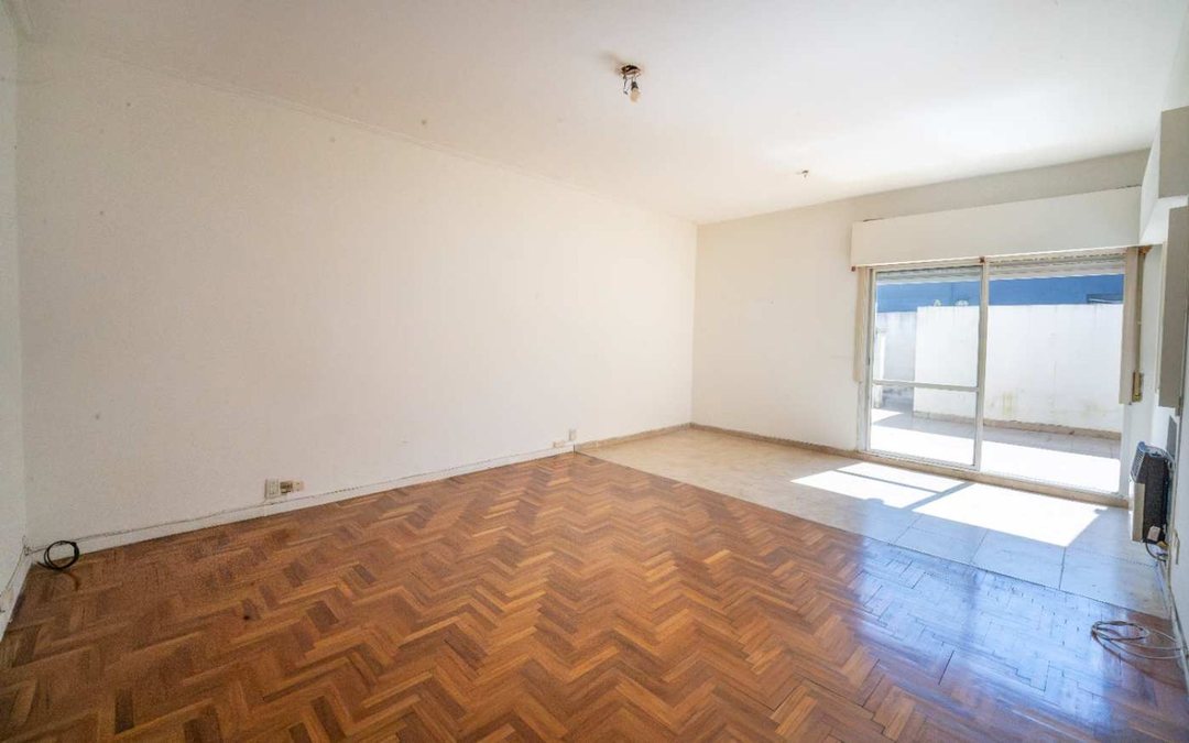 PH DE 3 AMBIENTES VENTA V. URQUIZA PATIO/TERRAZA