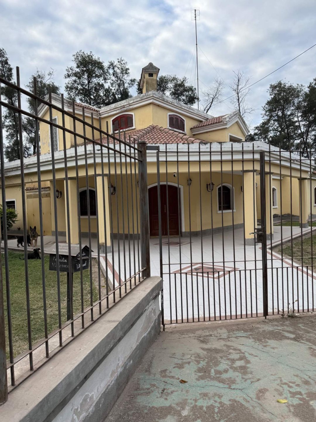 VENTA DE CASA EN EL ZANJON (LOTEO PUTZOLO)