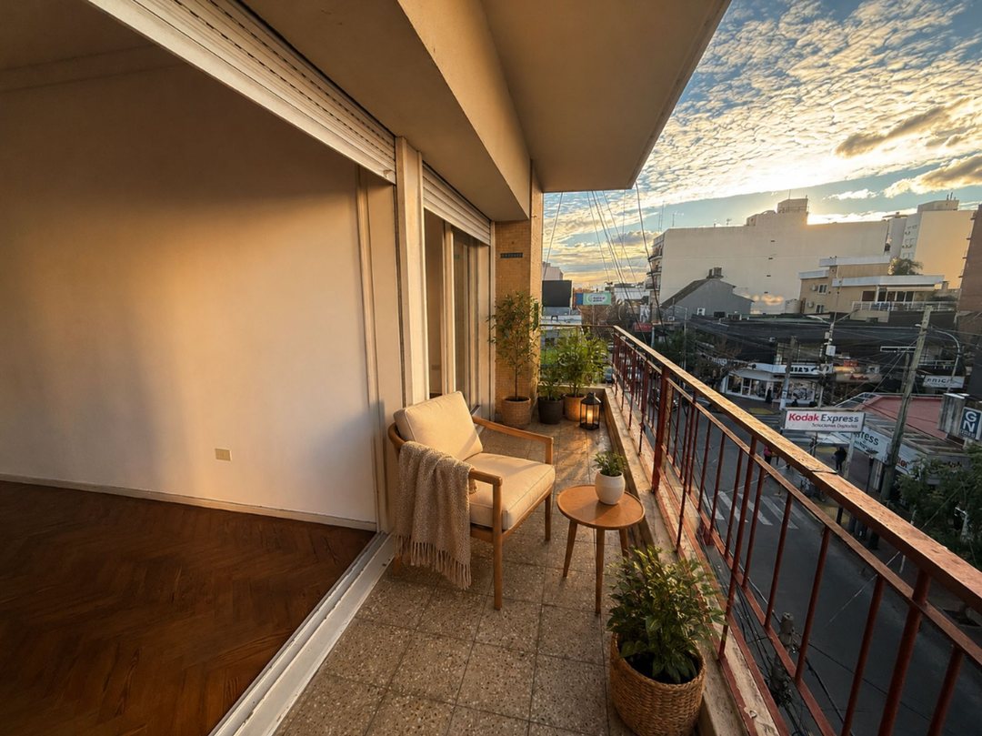 VENTA 3 DEPARTAMENTOS TERRAZA PRIVADA CASTELAR