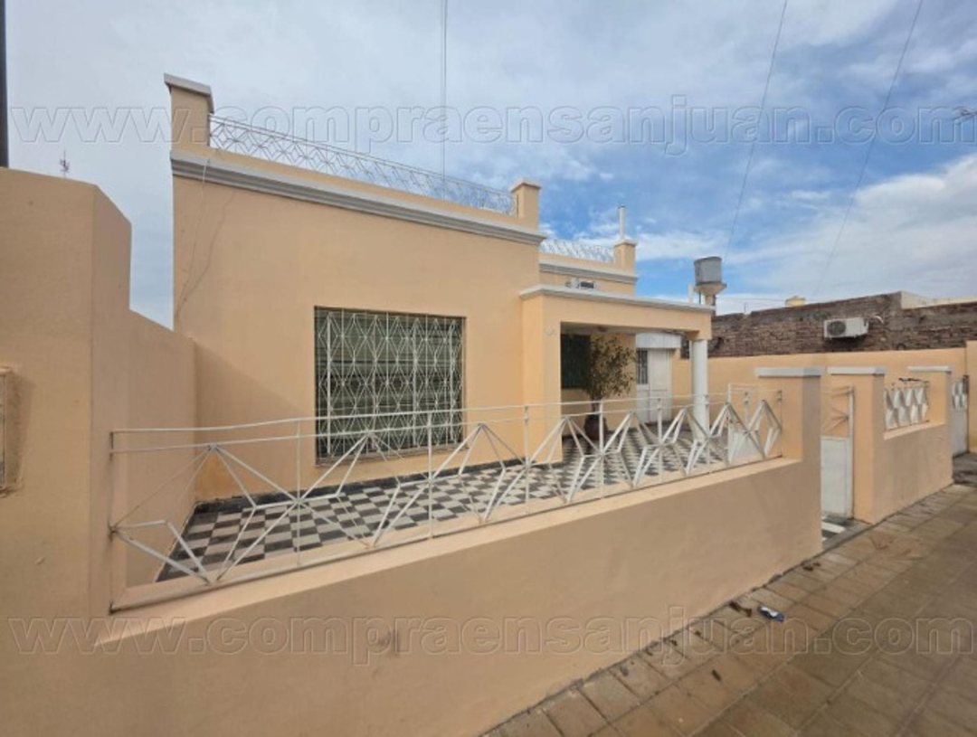 CASA DE 3 HABITACIONES. CENTRO DE VILLA KRAUSE