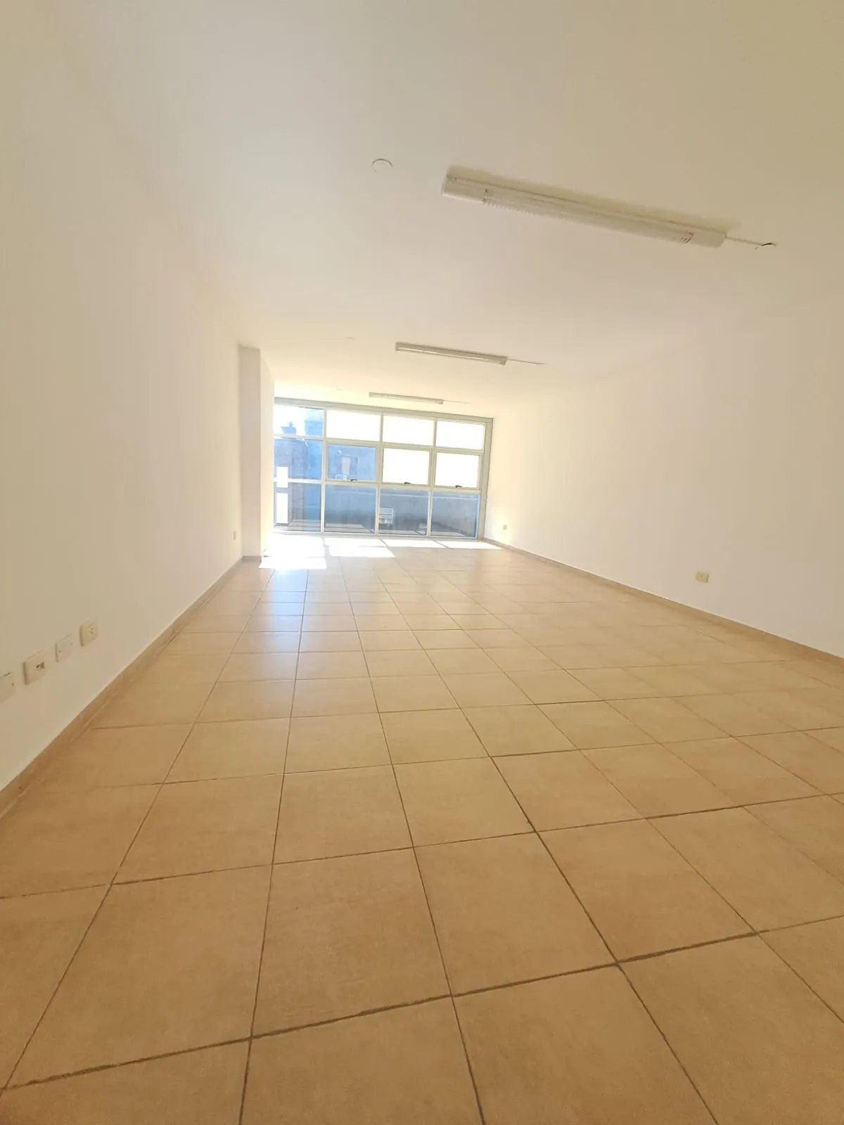OFICINA EN VENTA Bº CENTRO. San Jerónimo 200. 65 M2. baño, kitchenette
