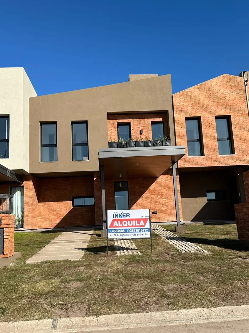 ALQUILER- Casa de tres dormitorios en Verbenas Housing- Acceso controlado- Manan...