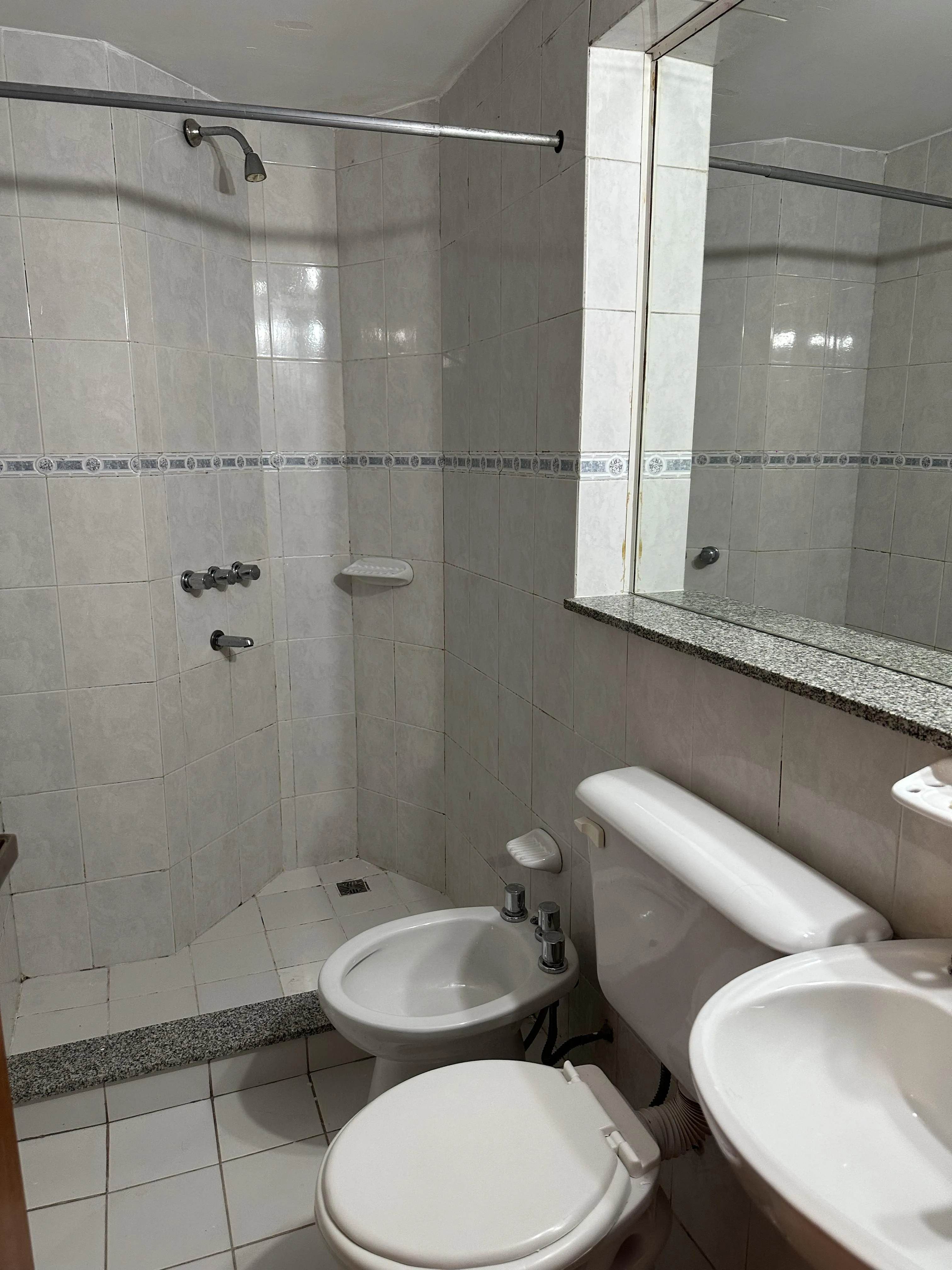 ALQUILER EN NUEVA CORDOBA, SAN LORENZO Y CHACABUCO- DEPTO 1 DORMITORIO