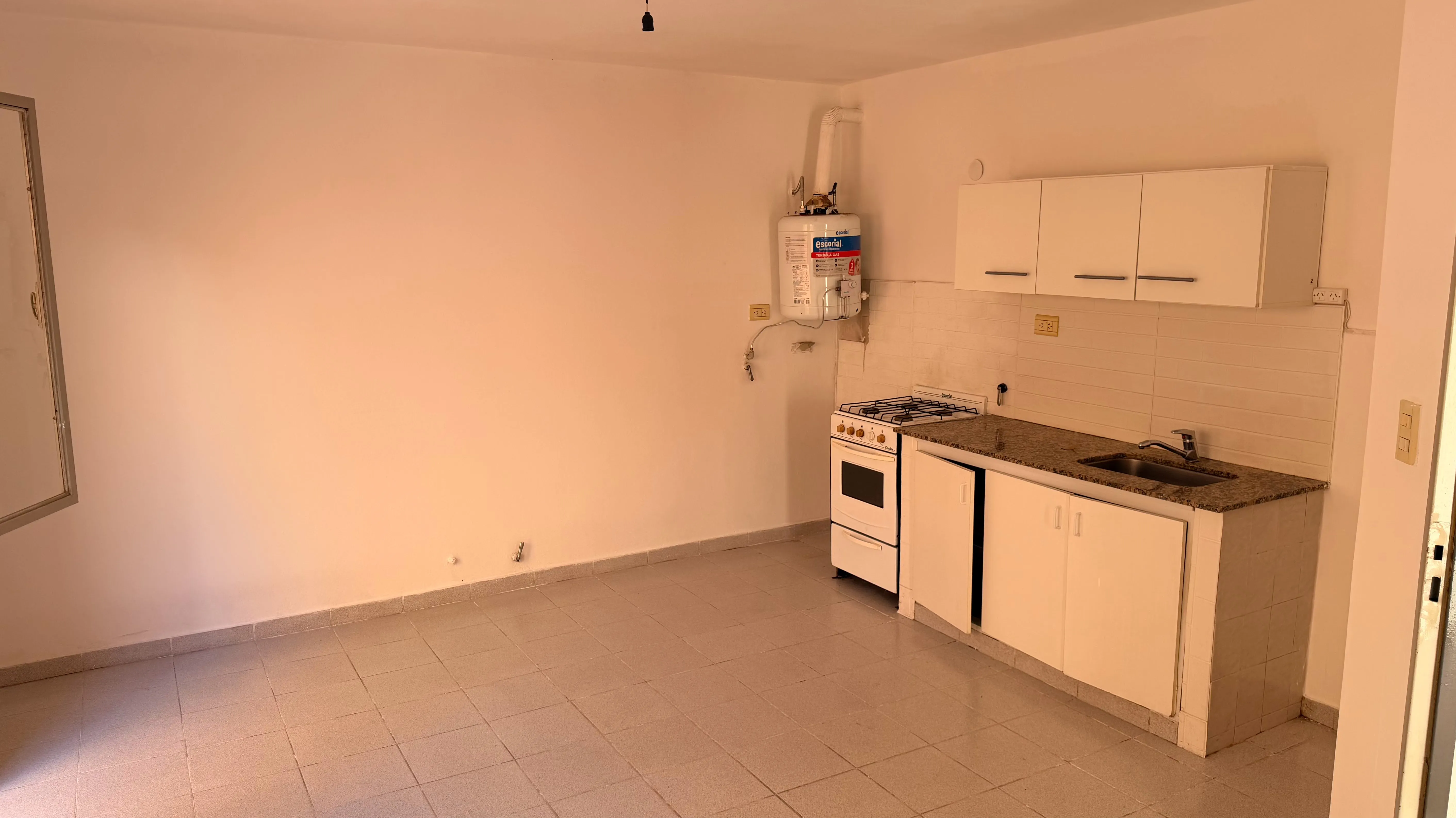 B° Alto Alberdi, dpto P.B. , cocina comedor, dormitorio, baño, patio propio. Sin expensas!