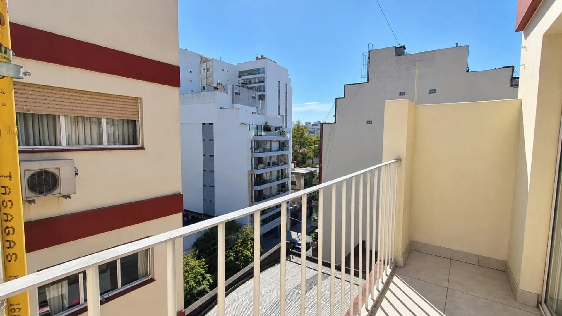 Excelente departamento con Doble balcón