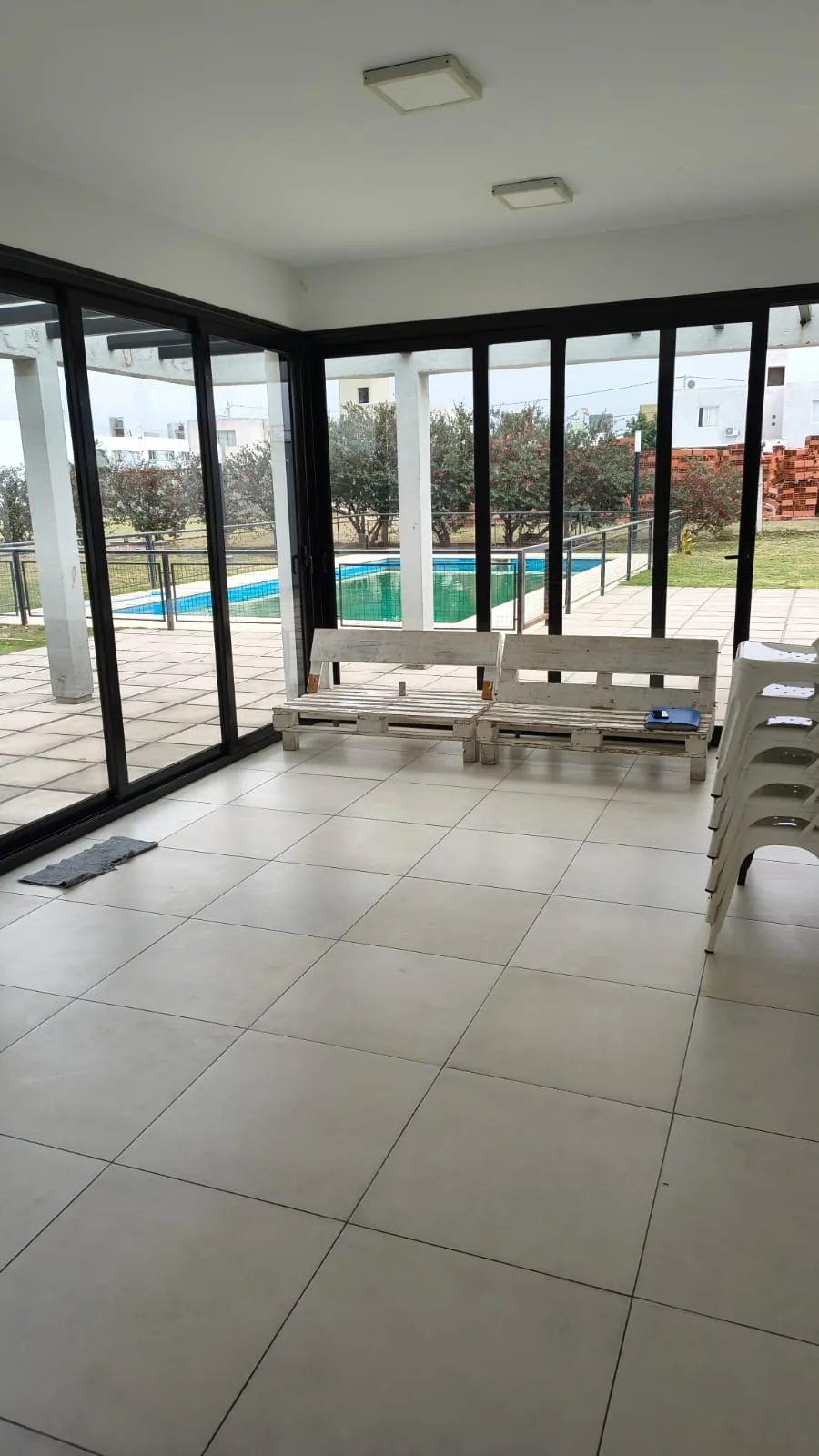 VENDO DEPTO 1 DORM - c/COCHERA - VALLE CERCANO CONDOMINIO TOWN de URCA