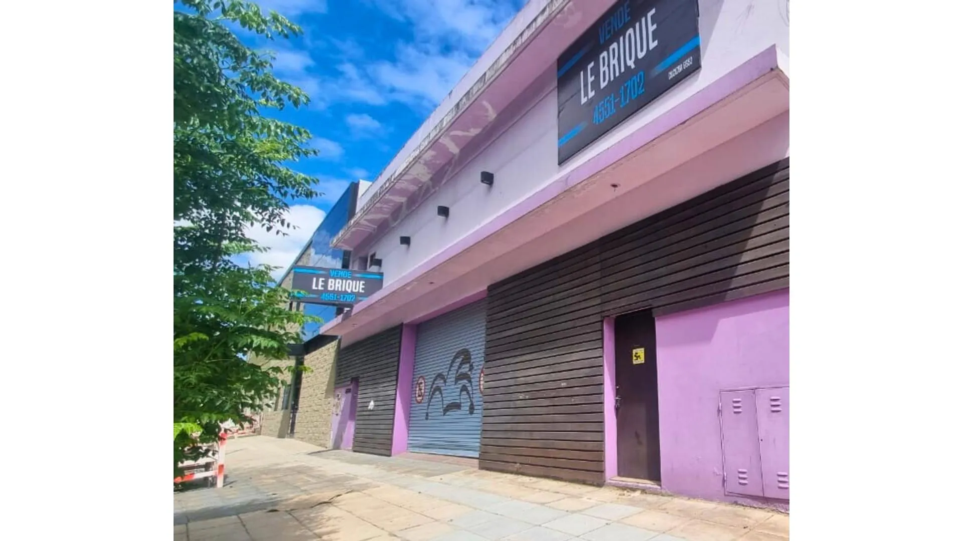 Excelente Local de 17.5x21 - Le Brique Propiedades