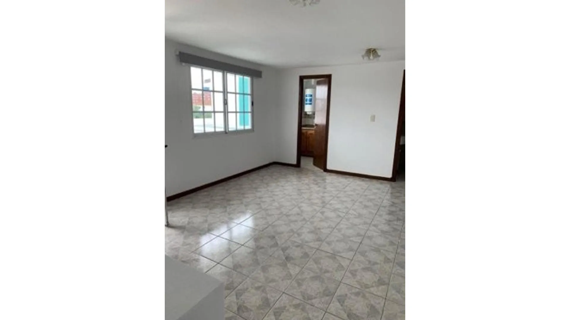 Depto 1Amb con patio, cfte luminoso, 2do piso por escalera