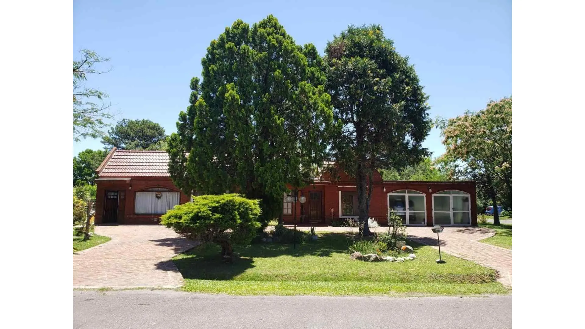 CASA VENTA MORENO  "COUNTRY BANCO PROVINCIA"