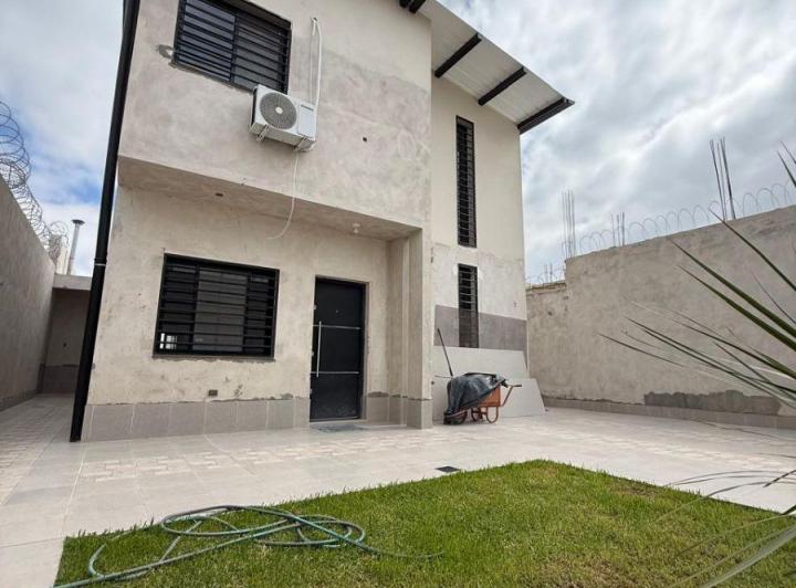 Casa · 120m² · 4 Ambientes · 3 Cocheras