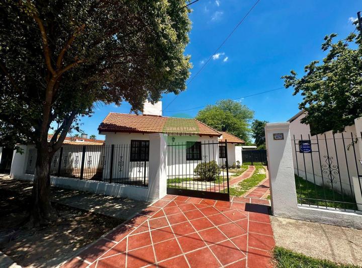 Casa · 90m² · 7 Ambientes · 1 Cochera
