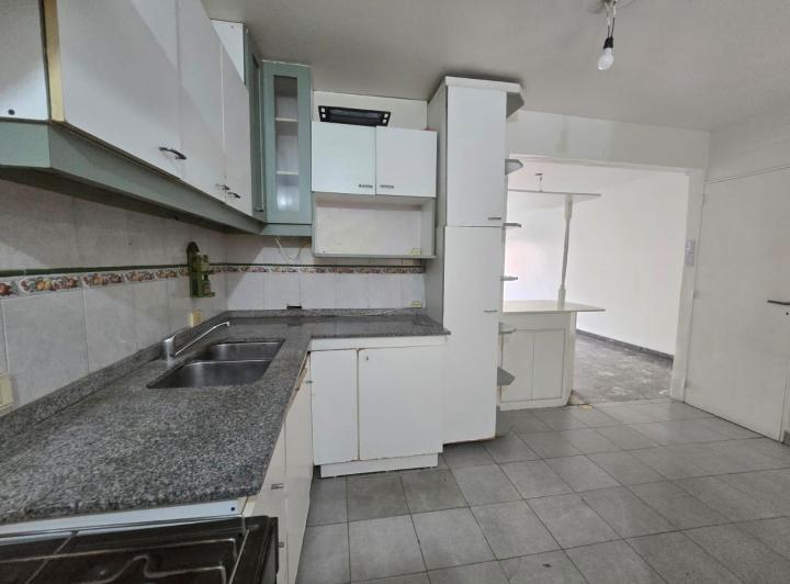 Departamento · 88m² · 5 Ambientes · 1 Cochera