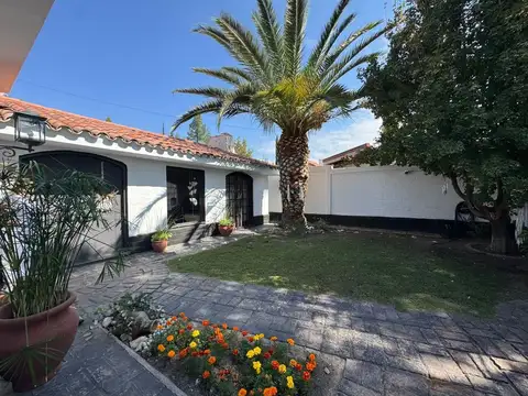 Venta casa mas departamento chacras lujan  mendoza