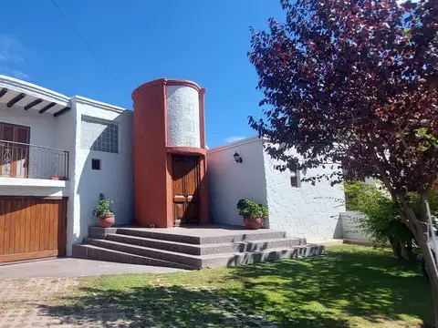 Casa en venta en el corazón de chacras de coria