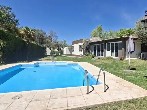 Casa barrio chacras de coria