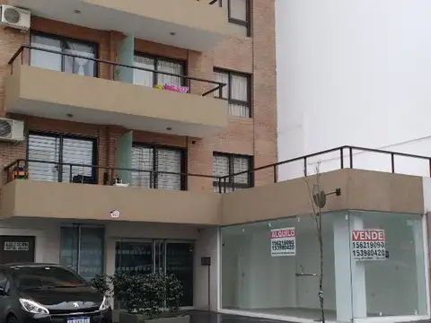 Se alquila local en calle calasanz!
