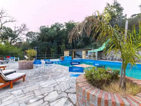 Hotel 40 hab funcionando en venta en la falda