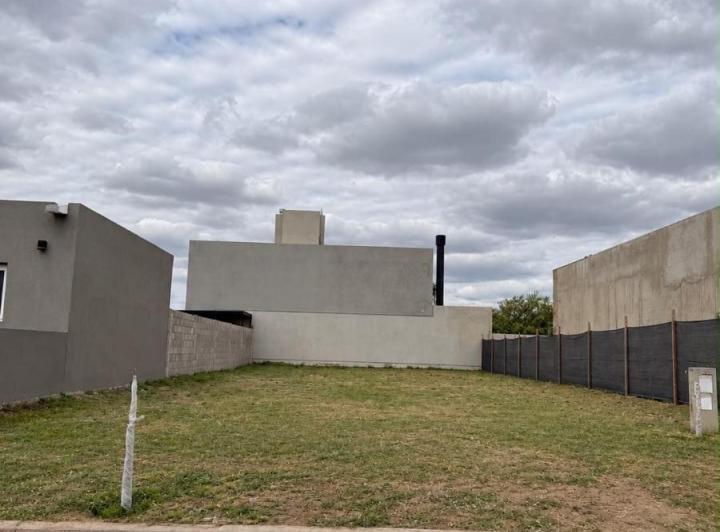 Terreno · 324m²