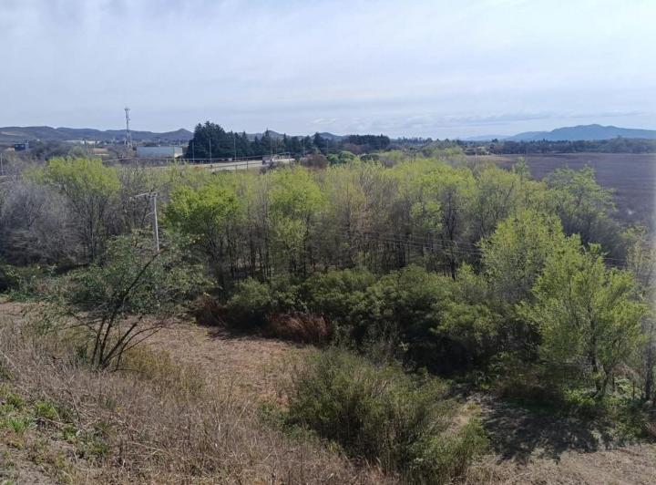 Terreno · 105881m²