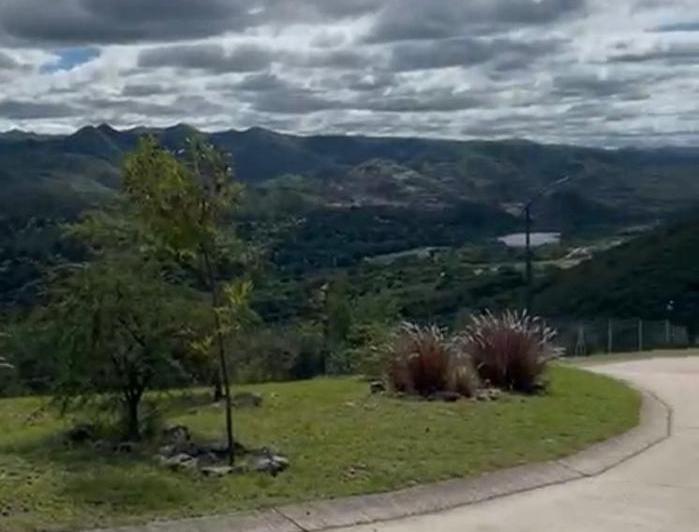 Terreno · 1077m²