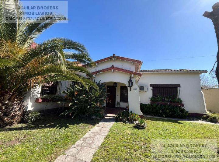 Casa · 270m² · 5 Ambientes · 3 Cocheras