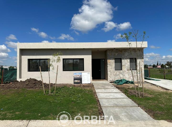 Casa · 125m² · 5 Ambientes · 2 Cocheras