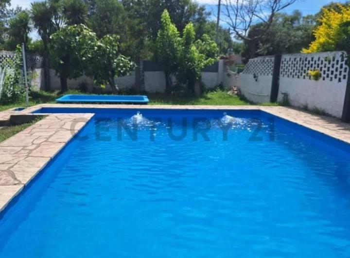 Casa · 350m² · 8 Ambientes · 10 Cocheras